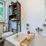 Eg Links Helle 70m 2-zimmer Naehe Salzburg By Interhome *