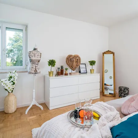 Eg Links Helle 70m 2-zimmer Naehe Salzburg By Interhome Lejlighed *