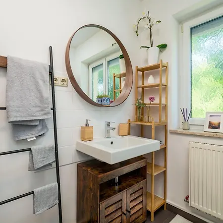Eg Links Helle 70m 2-zimmer Naehe Salzburg By Interhome Appartamento